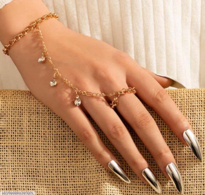 1 Pc Gold Plated Thread Bracelet – stylish gold-plated bracelet with thread band for everyday wear.